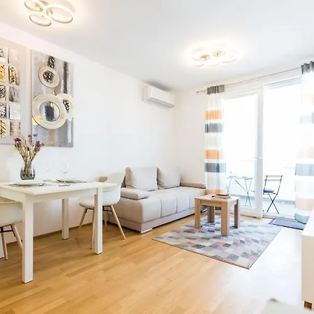 Tanja Modern With Balcony And Parking Garage Apartment