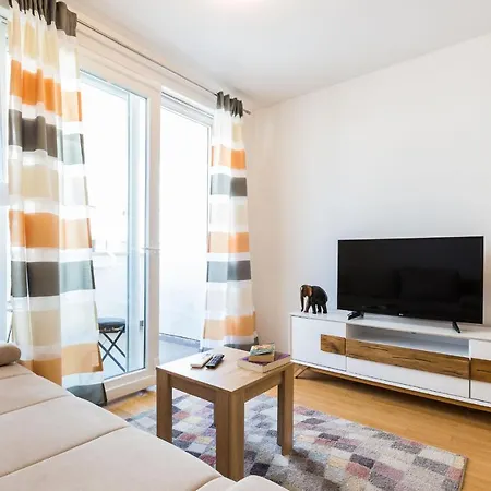 Apartment Tanja Modern With Balcony And Parking Garage