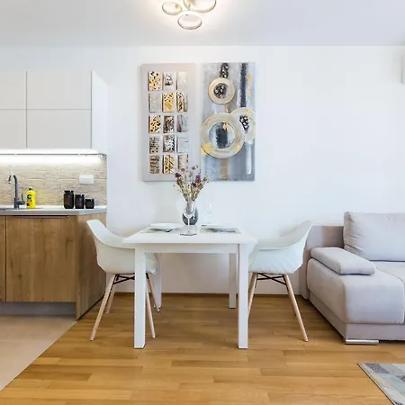 Apartment Tanja Modern With Balcony And Parking Garage Zadar