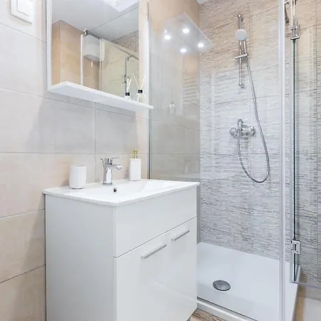 Tanja Modern With Balcony And Parking Garage Apartment Zadar