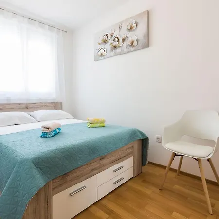 Tanja Modern With Balcony And Parking Garage Zadar