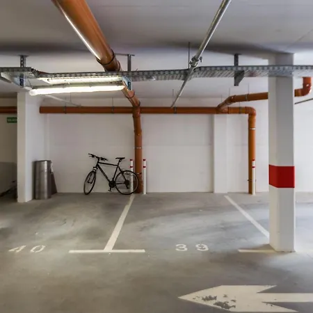 Apartment Tanja Modern With Balcony And Parking Garage