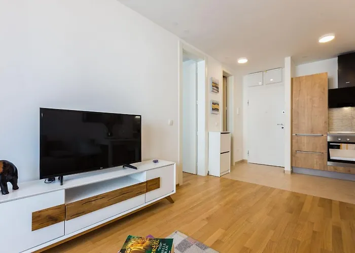 Tanja Modern With Balcony And Parking Garage Apartman Zadar