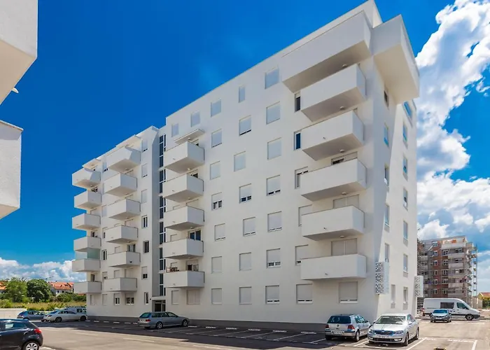 公寓 Tanja Modern With Balcony And Parking Garage 扎达尔