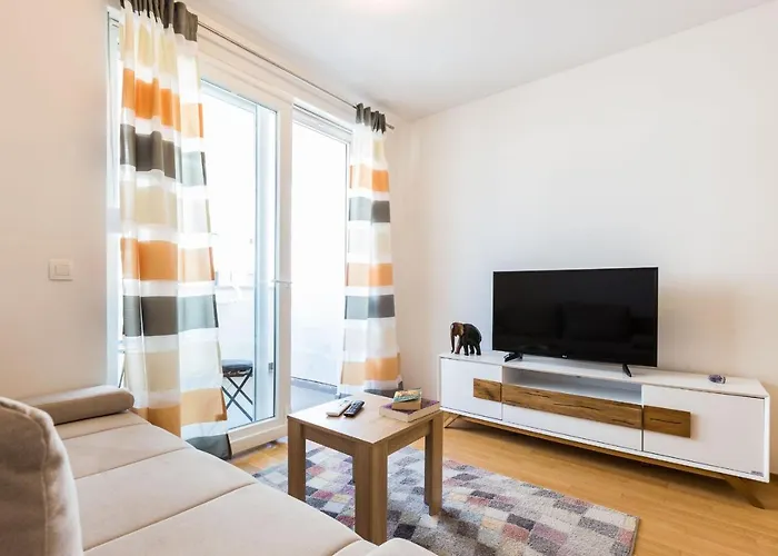 公寓 Tanja Modern With Balcony And Parking Garage